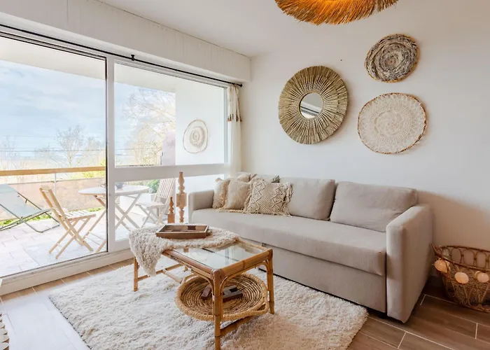 Apartment Les Flots Bleus-9 By Interhome *